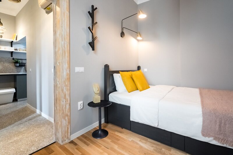 Piata Unirii - Principatele Unite comision 0% - Apartament cu 2 camere